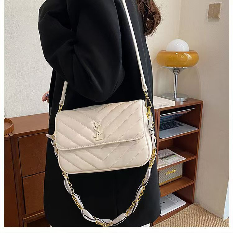 Designer bag women's bag fashionable small handbag shoulder bag underarm handbag crossbody bag easy to match for daily wear Essential for Travel