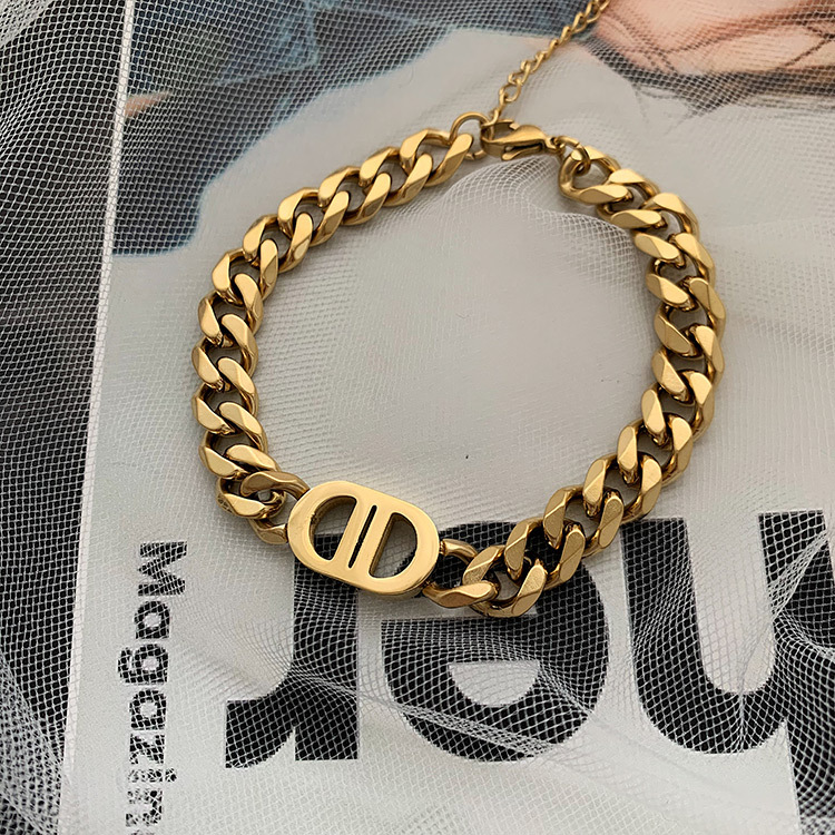 European and American Instagram Popular Gold Chunky Chain Double D Letter Titanium Steel Necklace Women's Hip-hop Pig Nose Collarbone Chain Versa