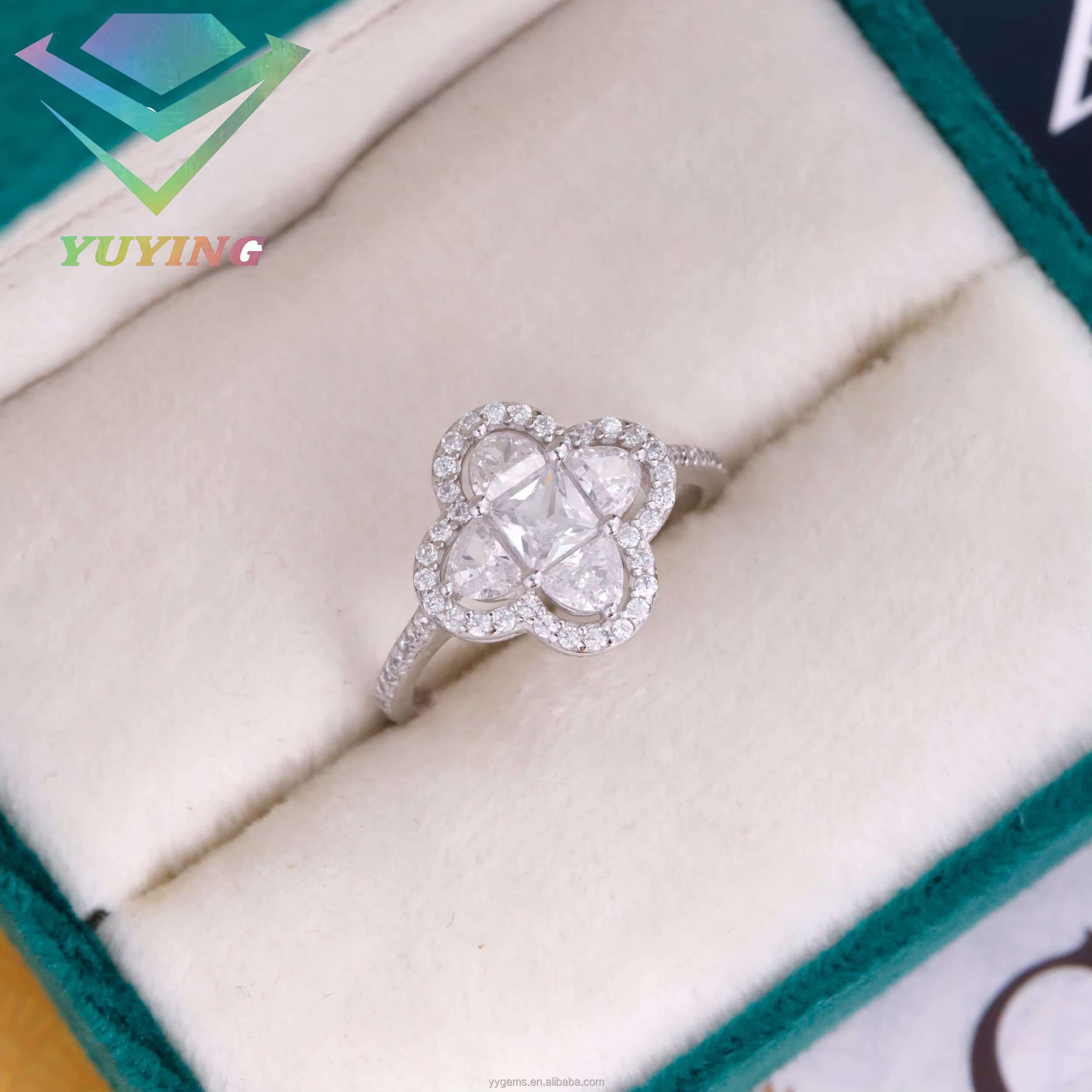 New Fashion 925 Solid Silver Gold Plated Moissanite Ring Four Leaf Clover Ring VVS Moissanite Engagement Ring for Women