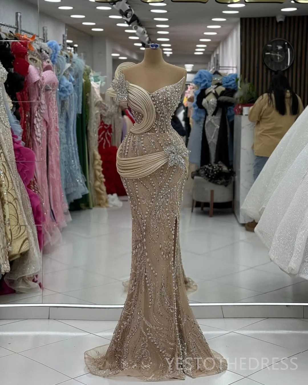Champagne Pearls Prom Dresses Sexy Beaded Crystal Applique Evening Dress Sequined Lace Floor Length Party Gown Customized
