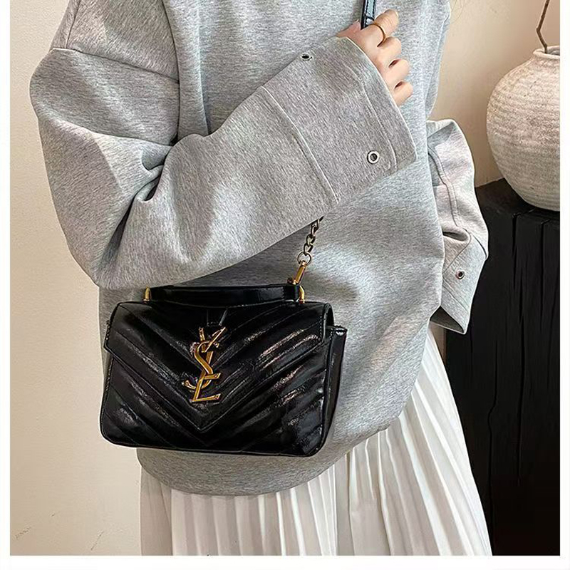 Designer bag women's bag fashionable small handbag shoulder bag underarm handbag crossbody bag easy to match for daily wear high-capacity bag