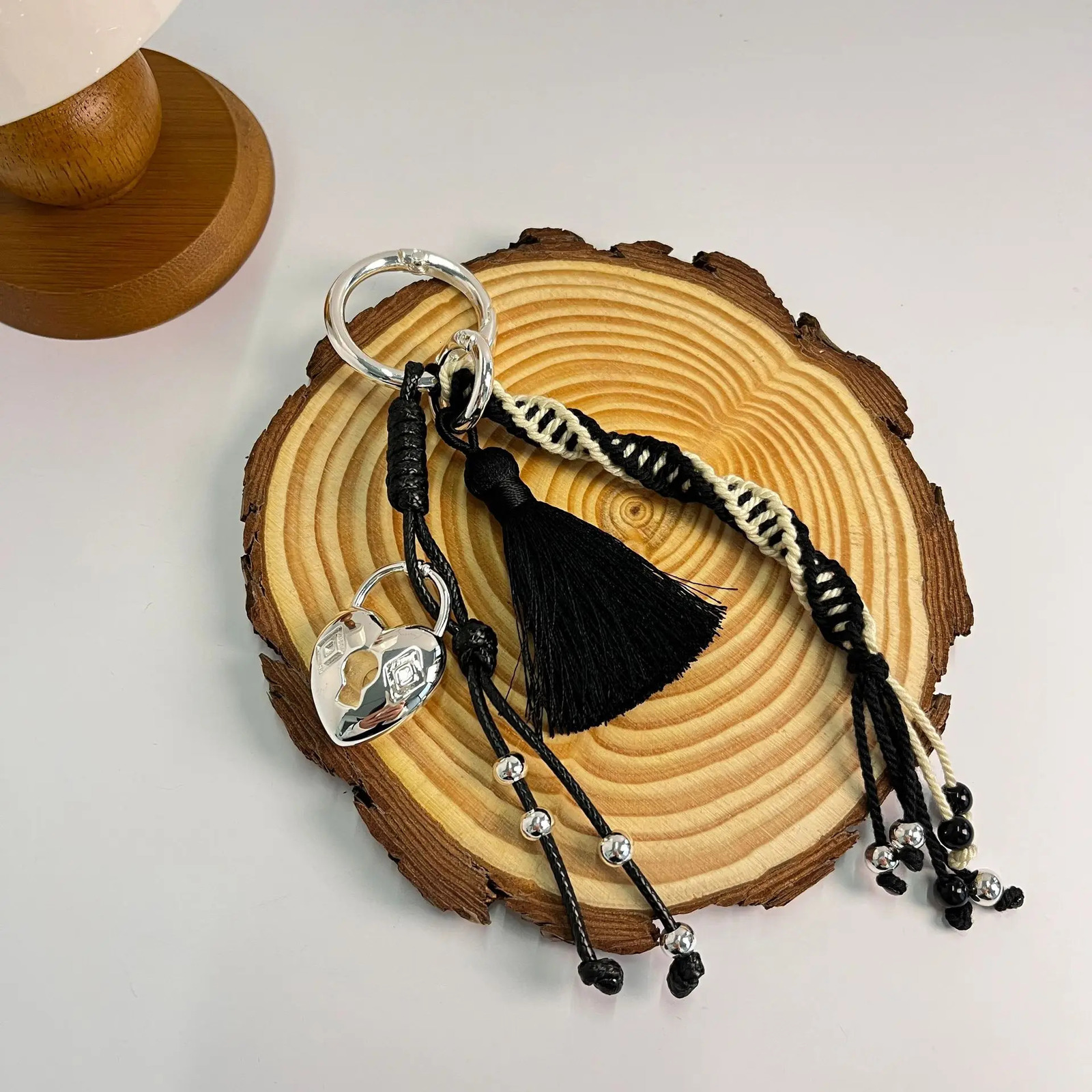 INS Blogger Favorite Horse Sculpture Keychain Pendant - Handwoven Minimalist n Bag Chain M213 250618