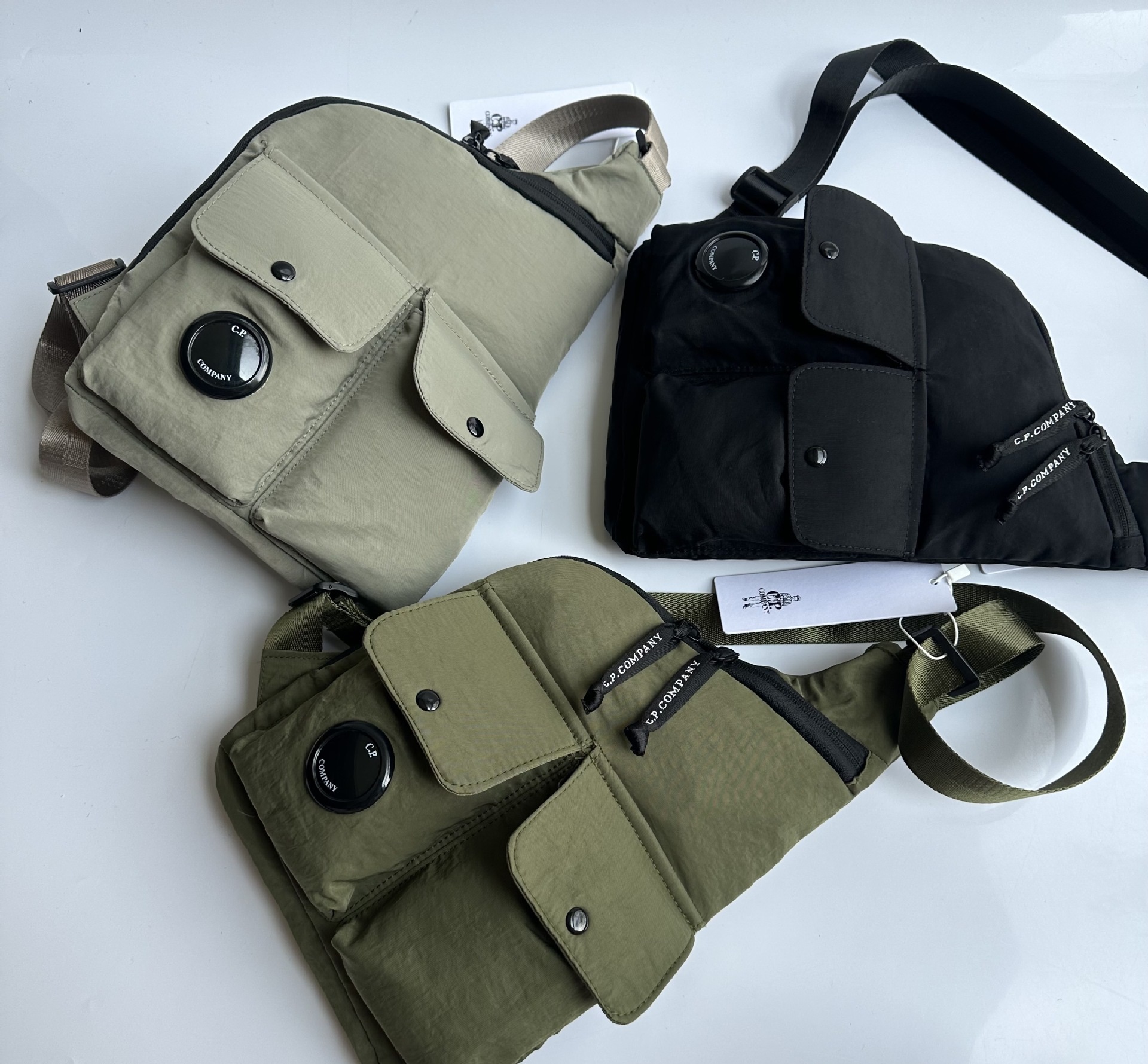 Europe Designer Men Luxury Single Shoulder Strap Crossbody Small Bag One Lens Outdoor Chest Bag Waist Bag Unisex sling Packging