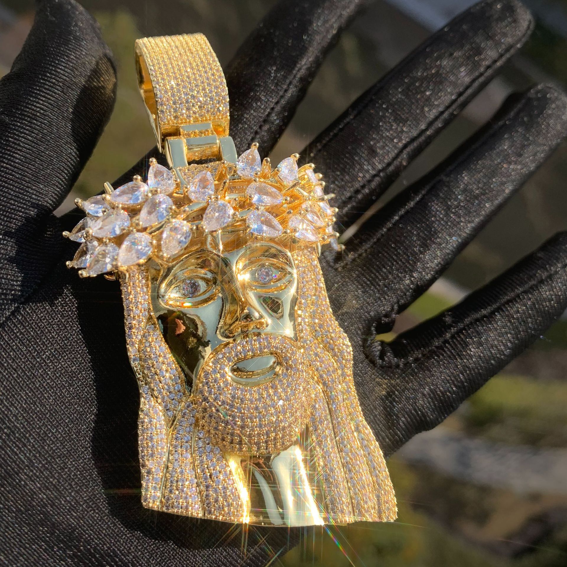 Luxury VVS Moissanite Iced Out Hip Hop Water Drop Wreath Jesus Head Zircon Pendant Edgy Bling Trendy Premium Jewelry Necklace Passes the diamond teste