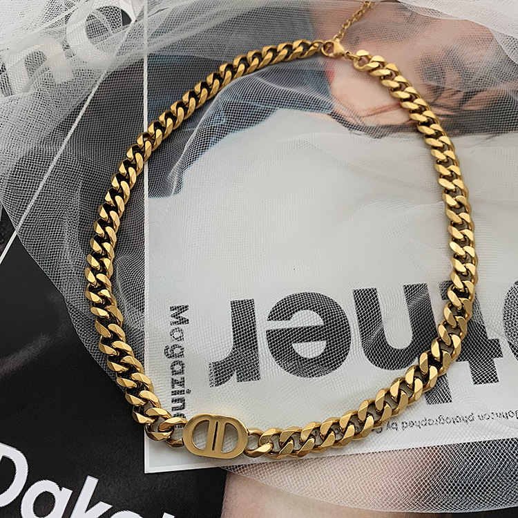 European and American Instagram Popular Gold Chunky Chain Double D Letter Titanium Steel Necklace Women's Hip-hop Pig Nose Collarbone Chain Versa