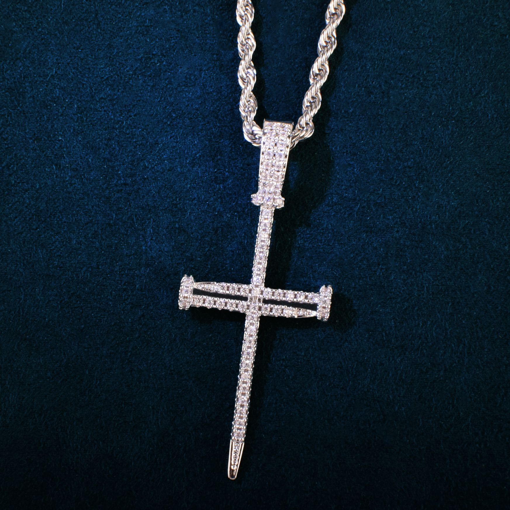 Luxury Moissanite New Iced Out Nail Cross Pendant Necklace Hip Hop Men's Diamond Studded Accessory Passes the Diamond Tester