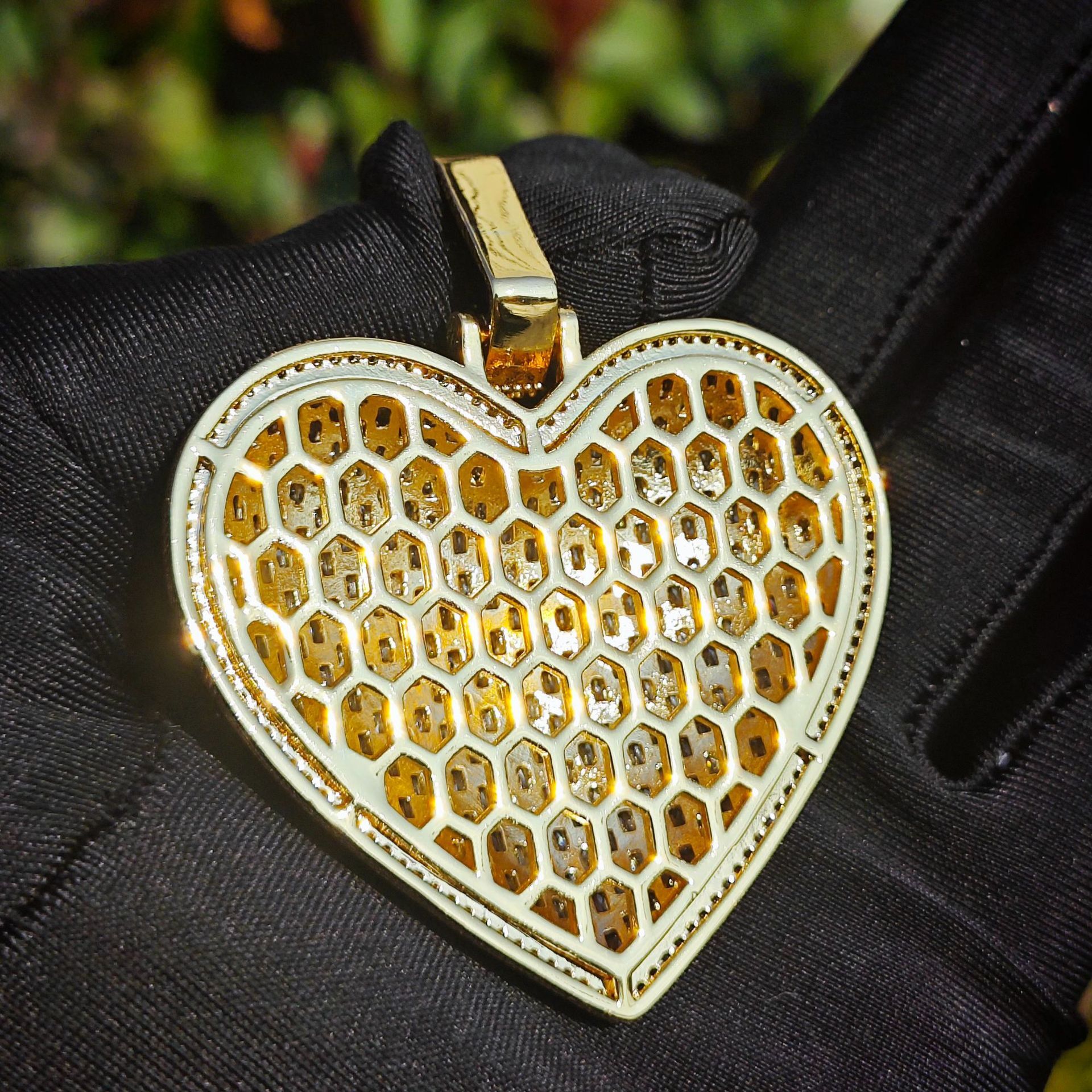Hip Hop New Arrival Iced Out Big Heart Pendant Streetwear VVS Moissanite Bling Necklace Accessory Passes the Diamond Tester