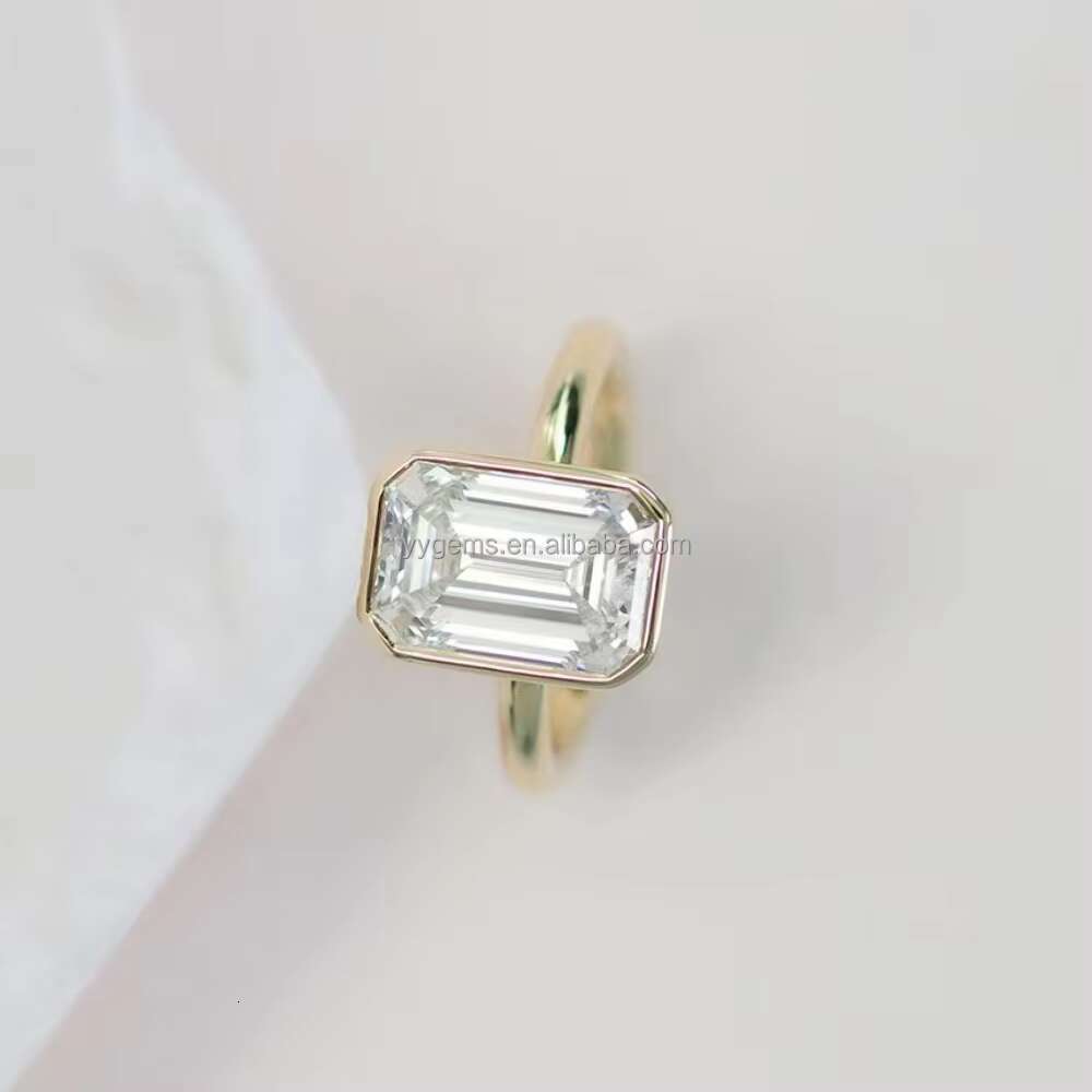 Yu Ying Custom Perfect Bezel Ring 18K Yellow Gold with 3CT Emerald Cut Moissanite Jewelry Wedding Ring Women Fine Rings