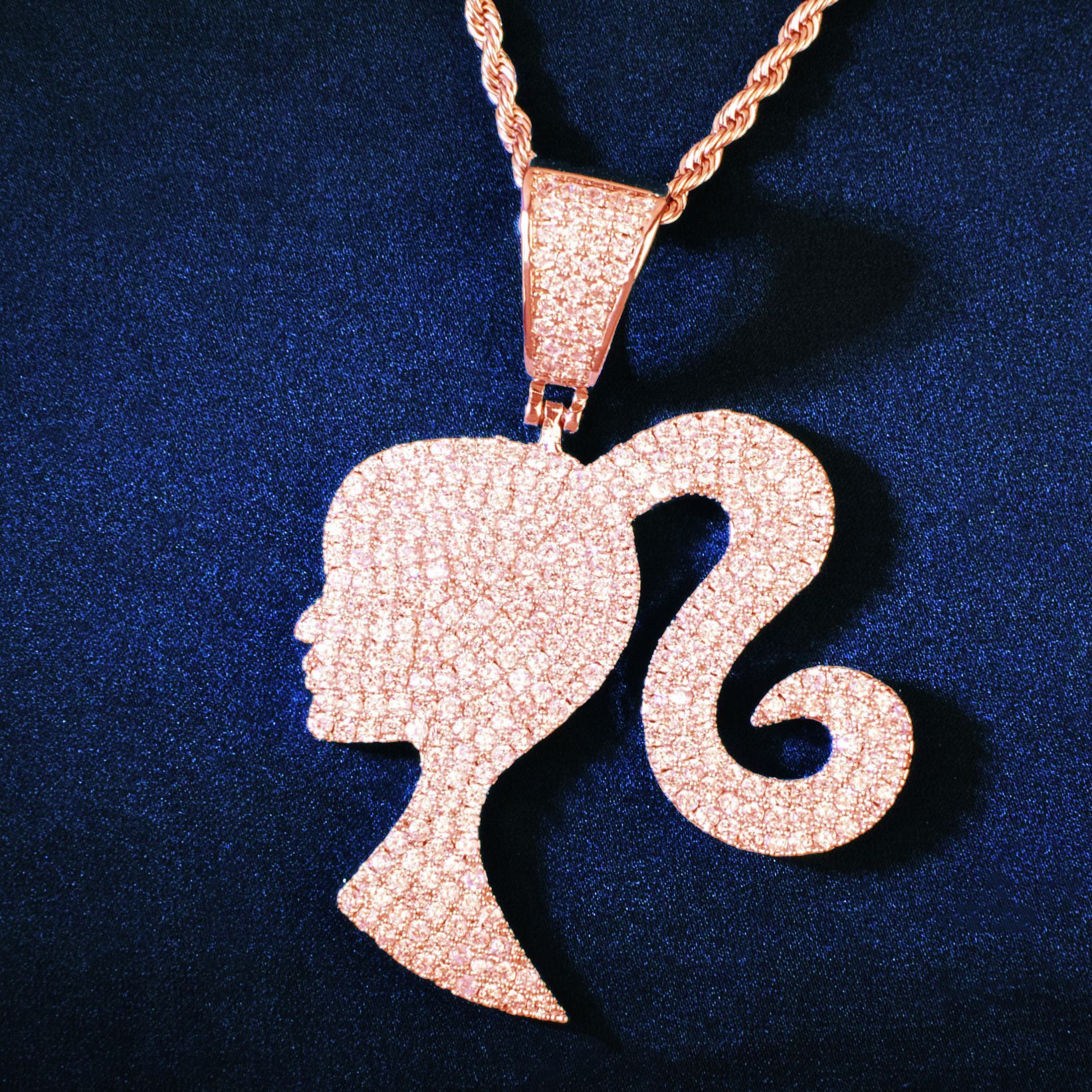 Luxury Moissanite New INS Style Barbie Diamond Studded Full Iced Out Niche Trendy Versatile Pendant Necklace Passes the Diamond Tester
