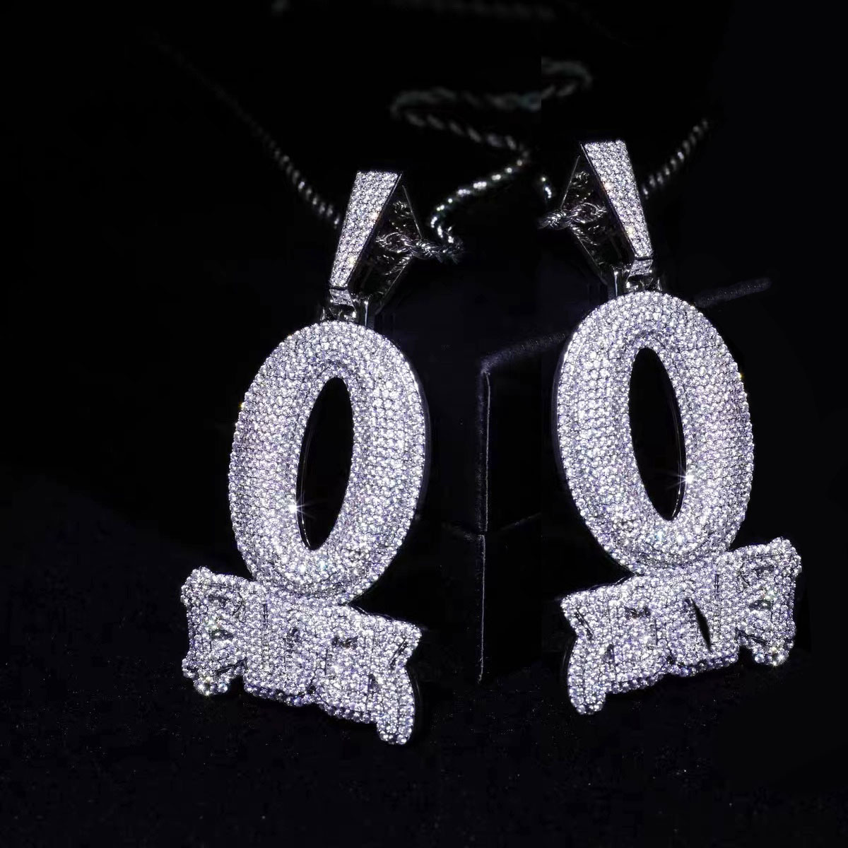 Luxury VVS Moissanite Iced Out Hip Hop Edgy O-shaped BLOCK Letter Pendant Creative Bling Trendy Necklace Jewelry Passes the diamond tester