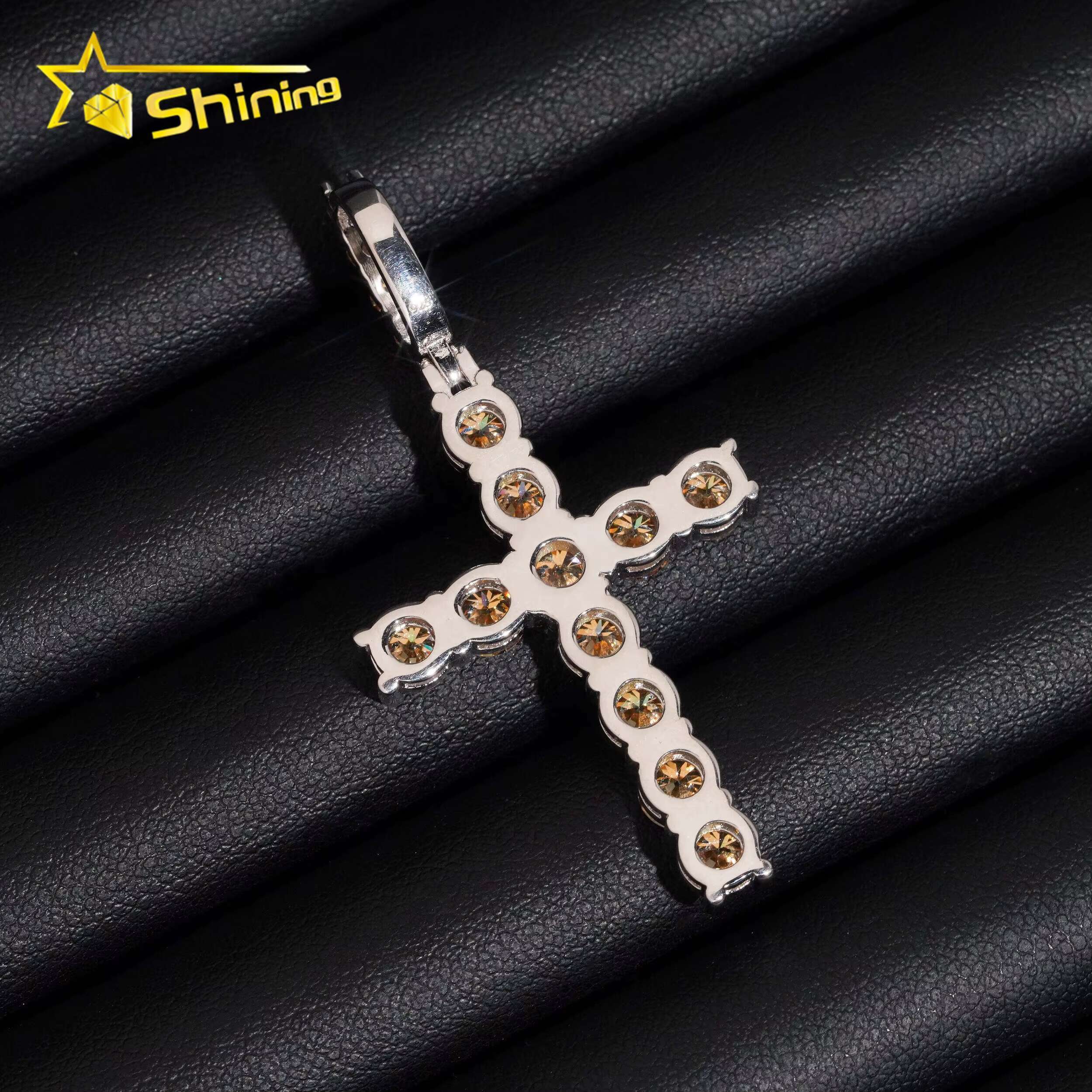 Pass Diamond Tester Customized Round Cut Iced Out Cross Hip Hop Pendant 925 Silver Moissanite Cross Pendant Necklace