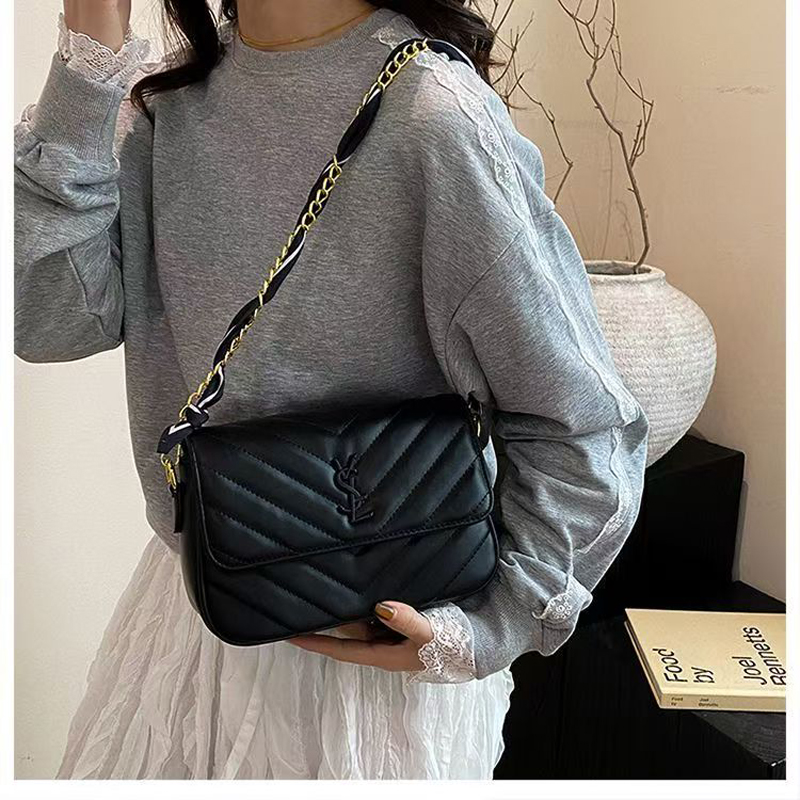 Designer bag women's bag fashionable small handbag shoulder bag underarm handbag crossbody bag easy to match for daily wear Essential for Travel