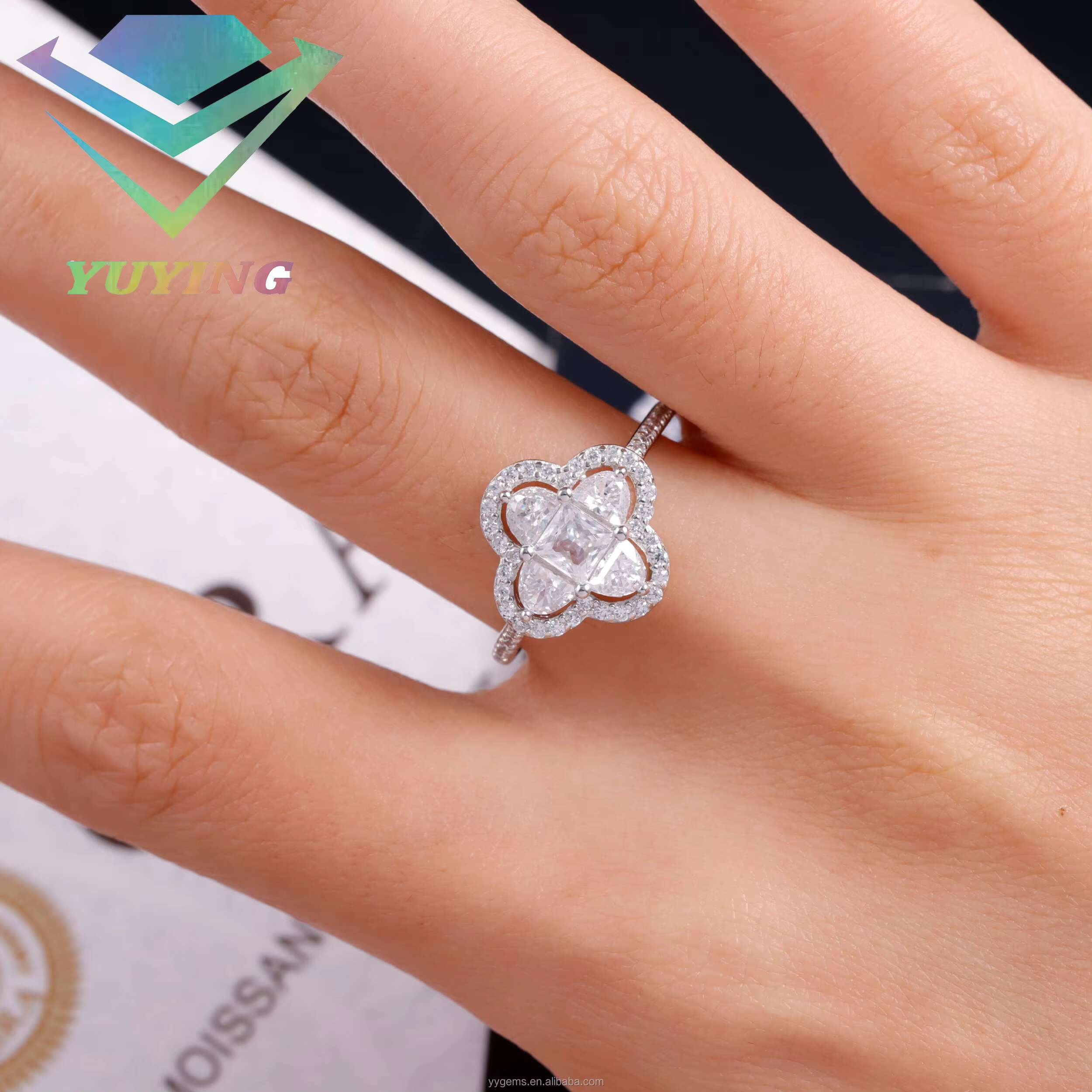 Fine Jewelry Lucky Clover Ring Real 14K White Gold Round Cut VVS Moissanite Diamond Wedding Ring