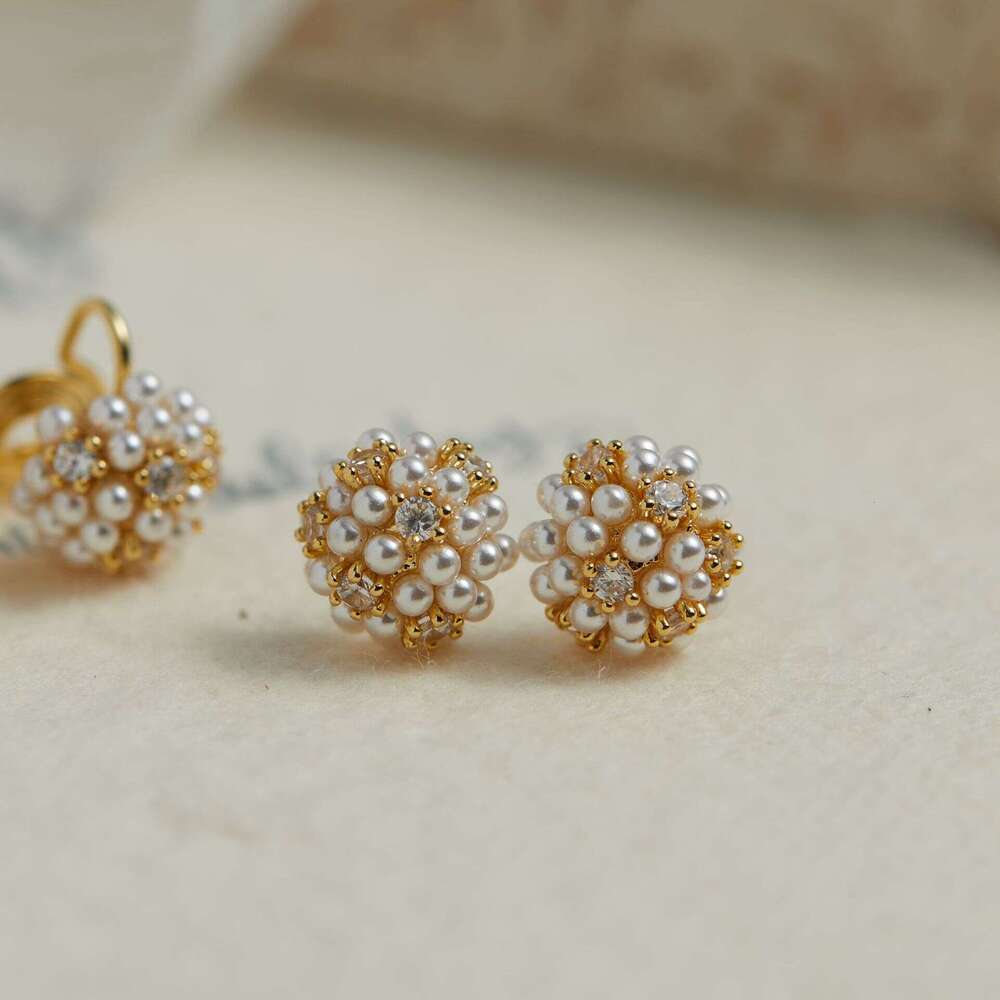 DHCollections Delicate Exquisite Zircon Pearl Round Ball Earrings for Women, Simple and Versatile, Elegant Mosquito Coil Ear Clips