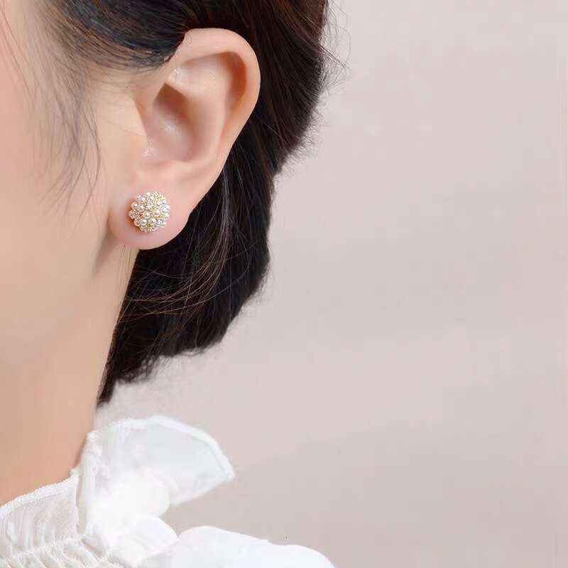 DHCollections Delicate Exquisite Zircon Pearl Round Ball Earrings for Women, Simple and Versatile, Elegant Mosquito Coil Ear Clips