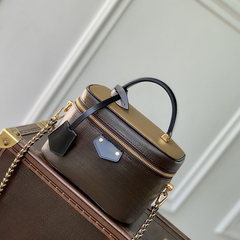 Diamond quality Designer Cosmetic bag PM Size 19CM Coated Canvas Leather Handbag Luxury Shoulder Bag With box LV02A1