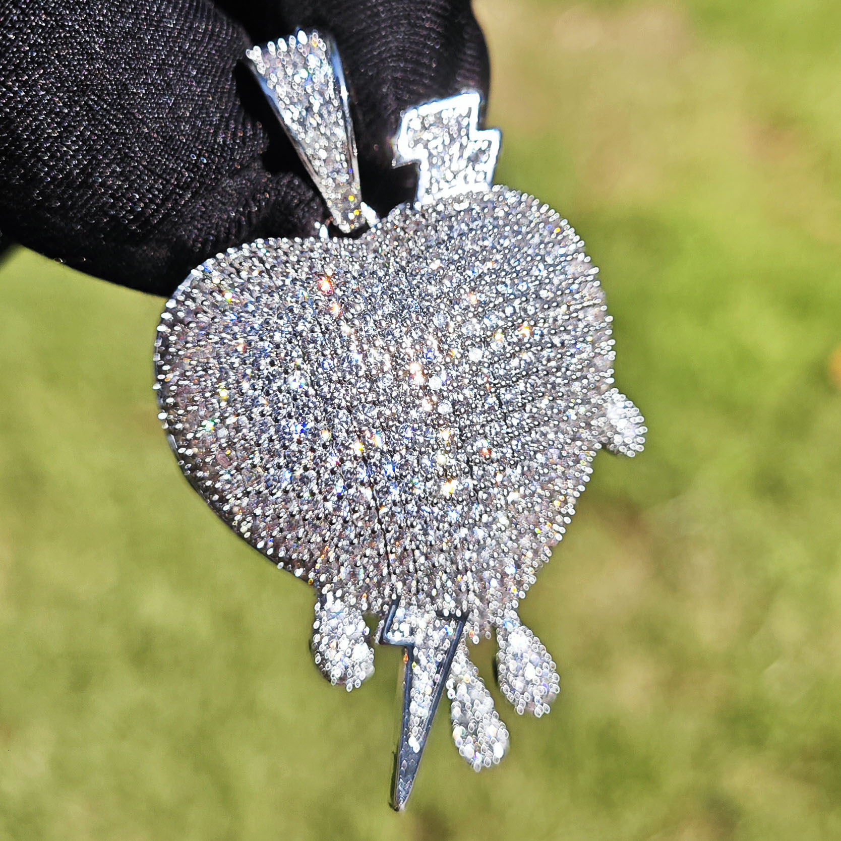 Luxury VVS Moissanite New Iced Out Lightning Droplet Pendant Necklace Hip Hop Simple Individual Unisex Trendy Diamond Studded Accessory Passes the Dia