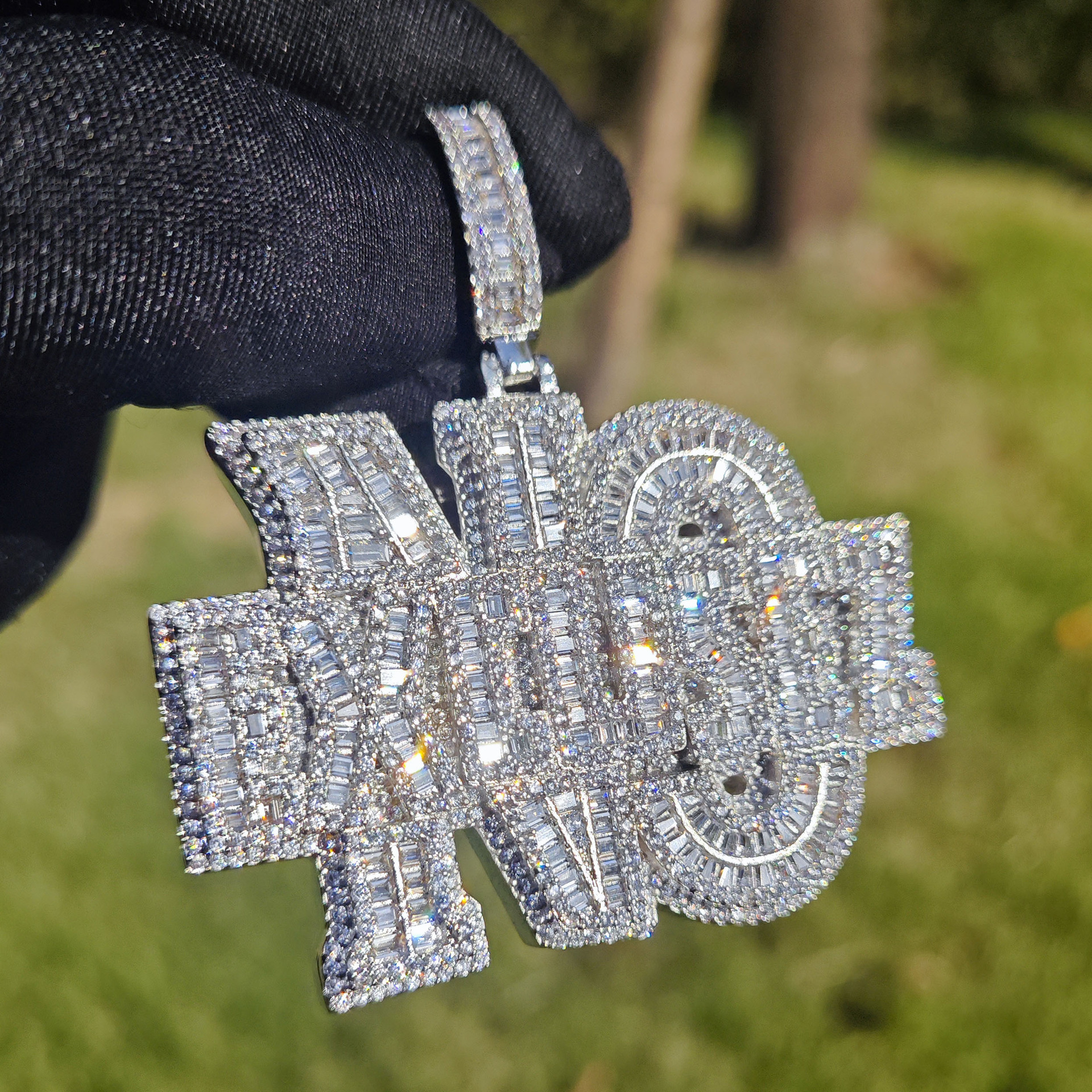 Luxury VVS Moissanite Iced Out Alphabet Pendant Necklace Hip Hop Fashion Unisex Individual Diamond Studded Trendy Accessory Passes the diamond tester