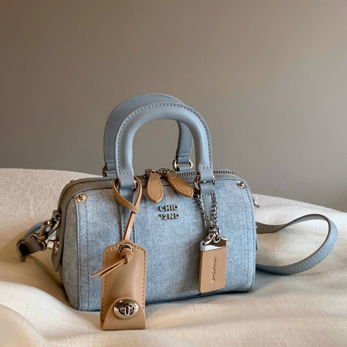 Blue pillow ladies new all-purpose handbag fashion senior shoulder crossbody bag 2025s hot