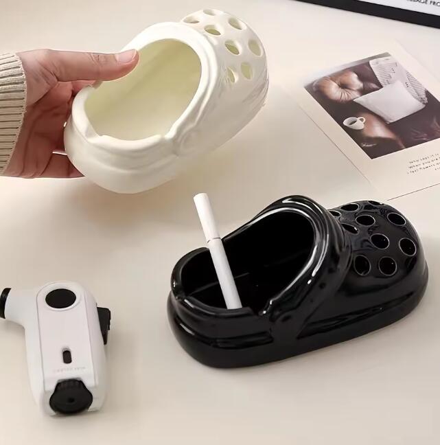 1PCS Slipper-Shaped Ceramic Ashtray with Dustproof Function for Home Office Living Room Dust and fly ash prevention R250626