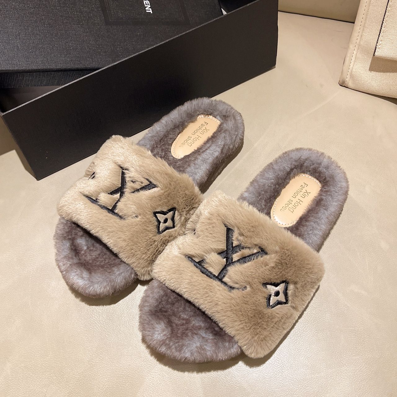 Free shipping designer cotton sandals new fur slippers autumn winter indoor household cotton slippers for warmth thick bottom plush slippers