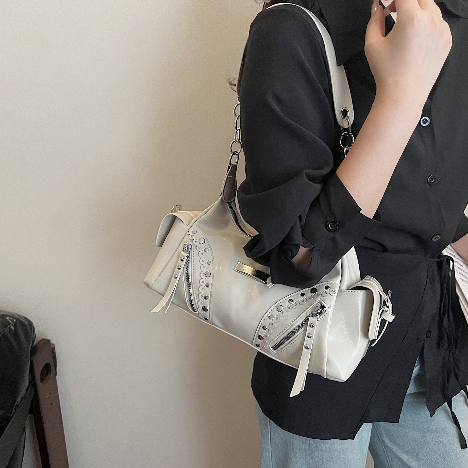 Free shipping 2025 new designer Shoulder totes Bags womans ladies flap lady fashion casual handbag women crossbody Underarm Rivet locomotive armpit ba