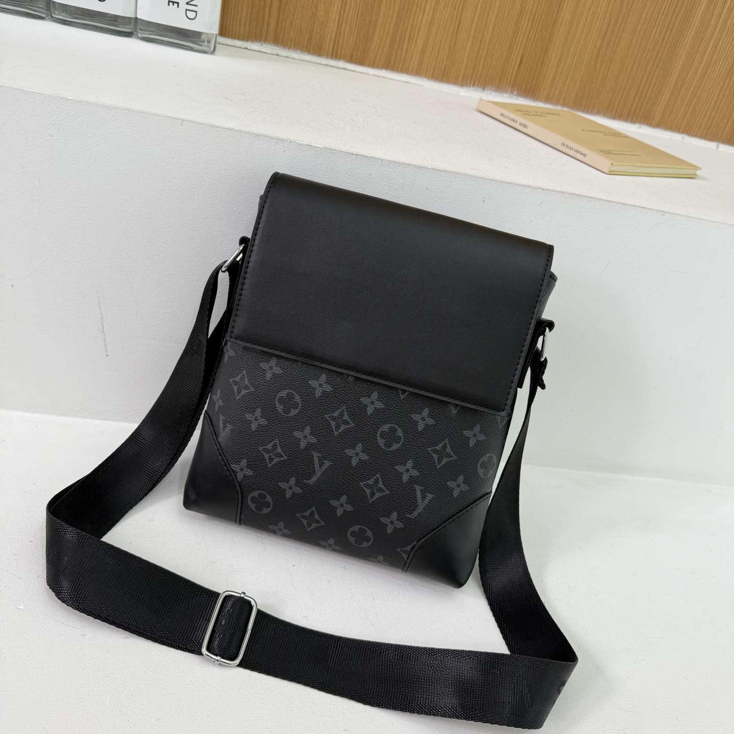 Chic Printed Messenger Bag Crossbody Purses for Men Classic patterns brown/black accents Roomy for laptops files Adjustable straps great for professional use