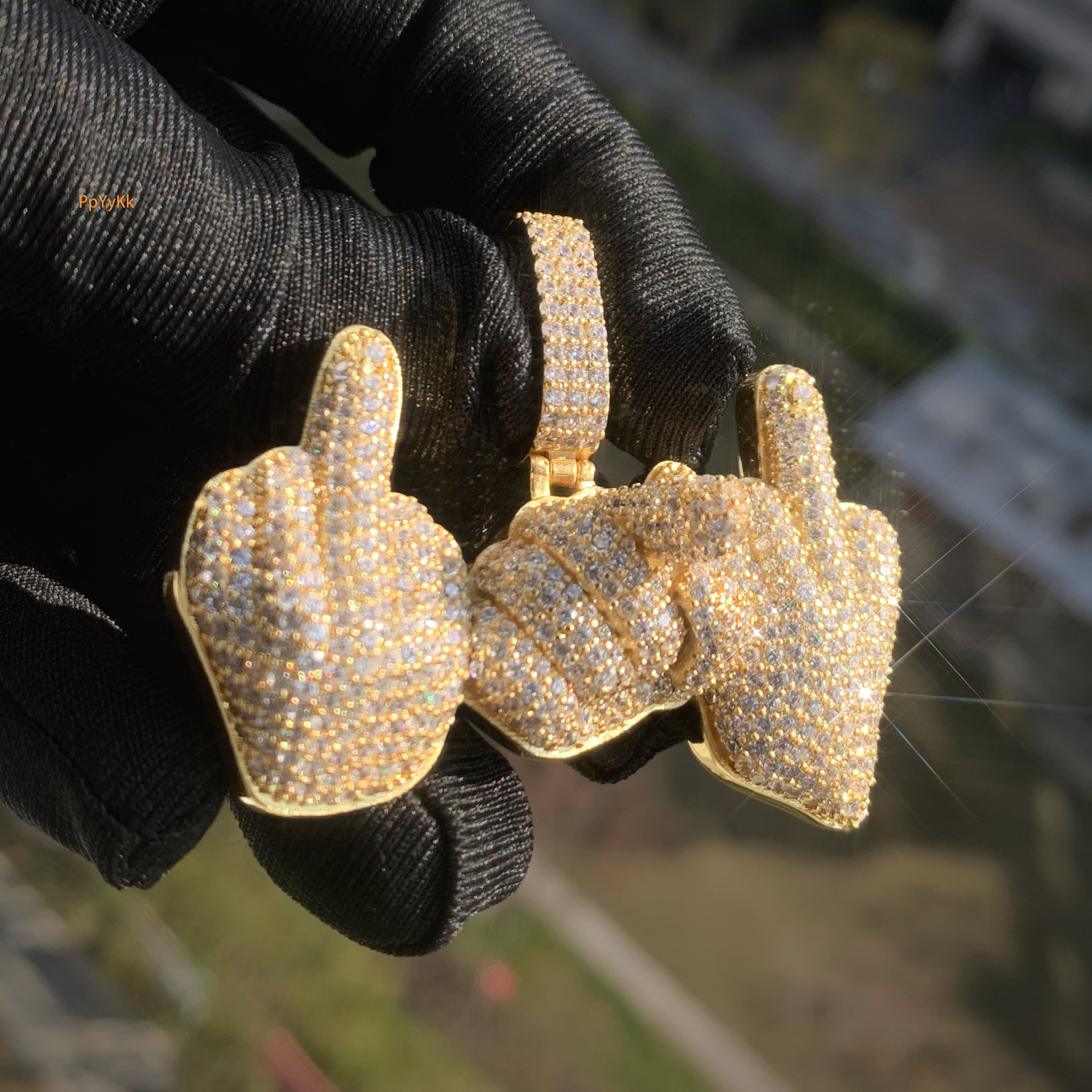 Hip Hop New Release Edgy Gesture Iced Out VVS Moissanite Bling Rapper Trendy Pendant Jewelry Passes the Diamond Tester