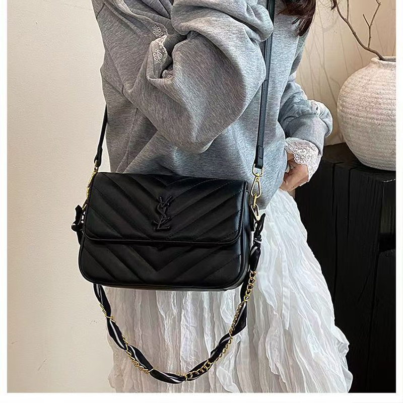Designer bag women's bag fashionable small handbag shoulder bag underarm handbag crossbody bag easy to match for daily wear Essential for Travel