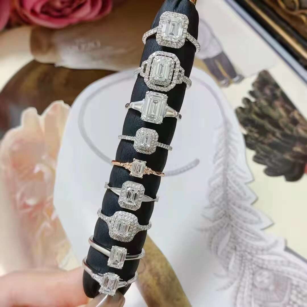 Exquisite Simple yet Sophisticated 14K 18K Gold Set with Moissanite Rings for Ladies Daily Accessories