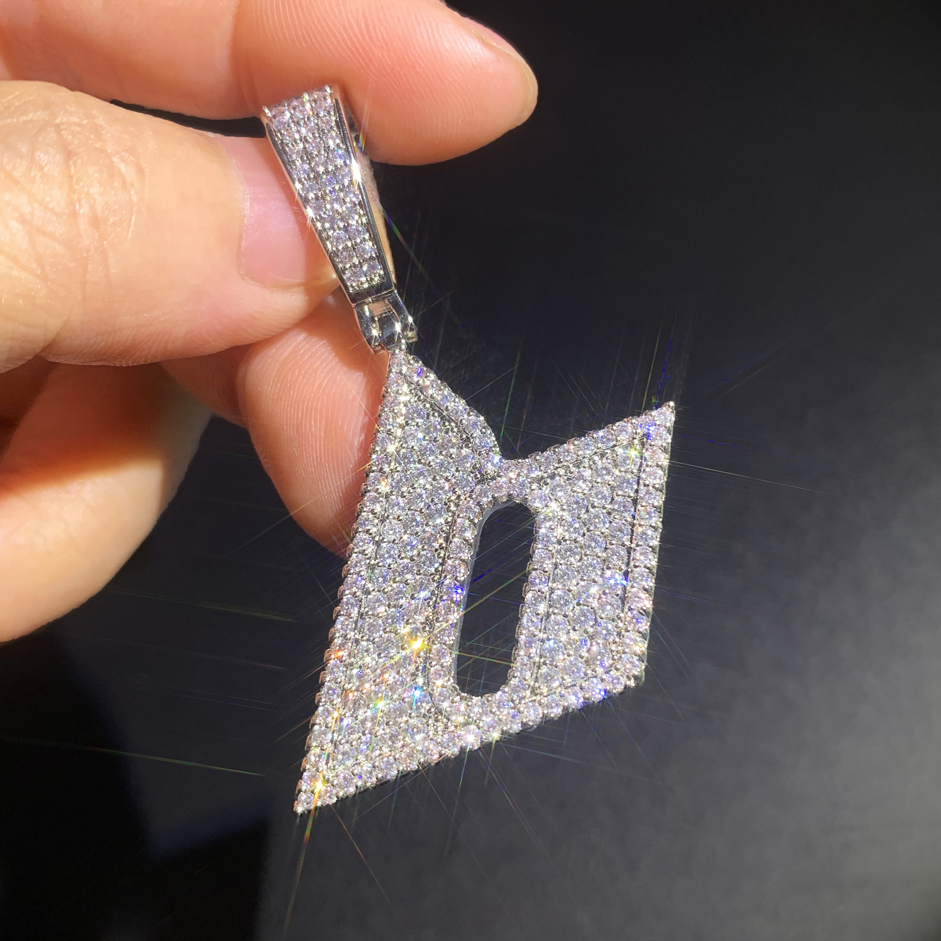 Luxury VVS Moissanite New Iced Out Blade Letter Full Iced Out Numeric Alphabet Diamond Studded Hip Hop Pendant Necklace Passes the Diamond Tester