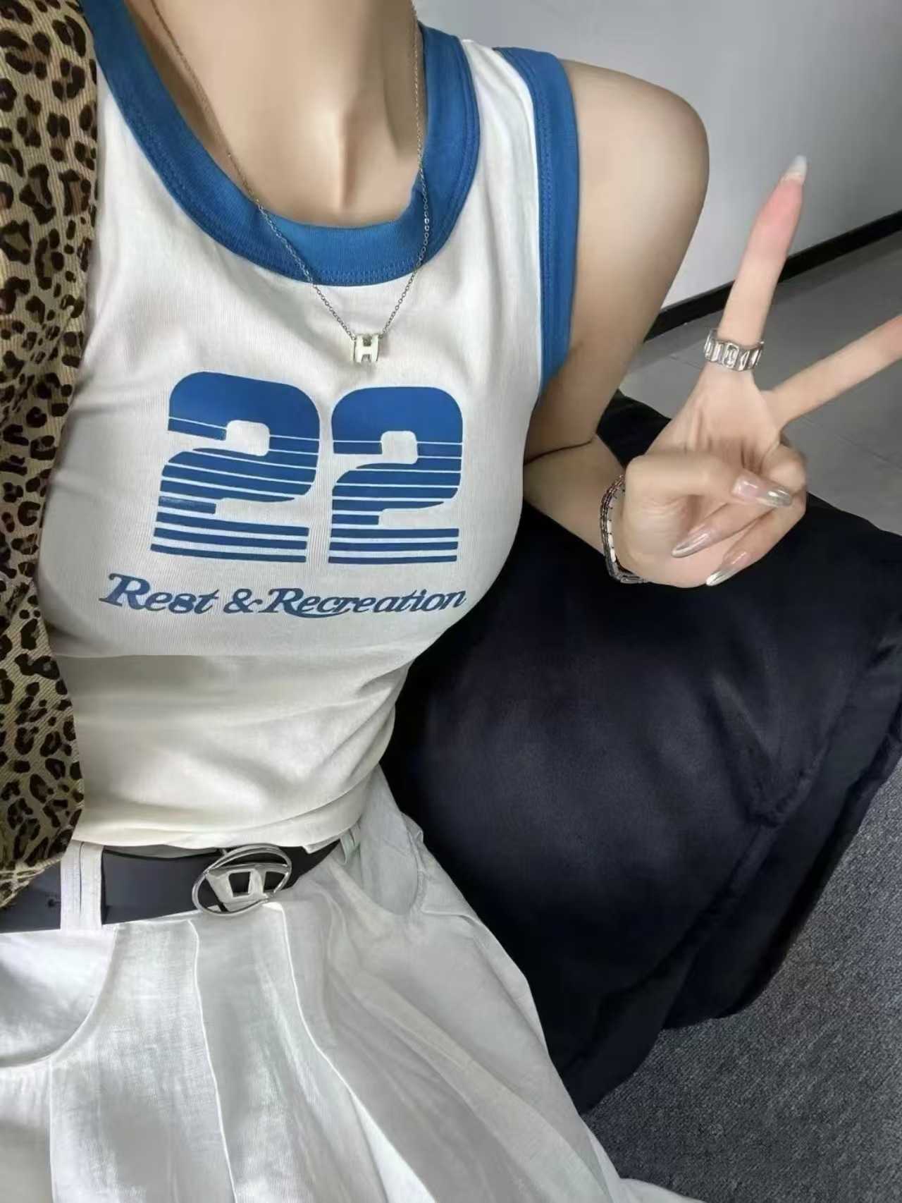 Res's Contrast Number 22 Printed Bottom Layer Vest American Hottie Pretty Girl Vintage Busty Short Sleeve Crew Neck T-Shirt L250626