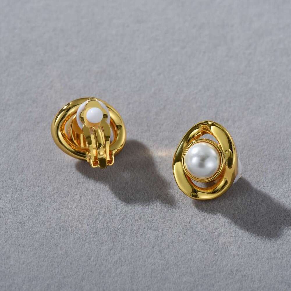 DHCollections Spring and Autumn New High-end Metal Brass Gold-plated Irregular Hollow Inlaid Pearl Earrings Simple Ear Clips