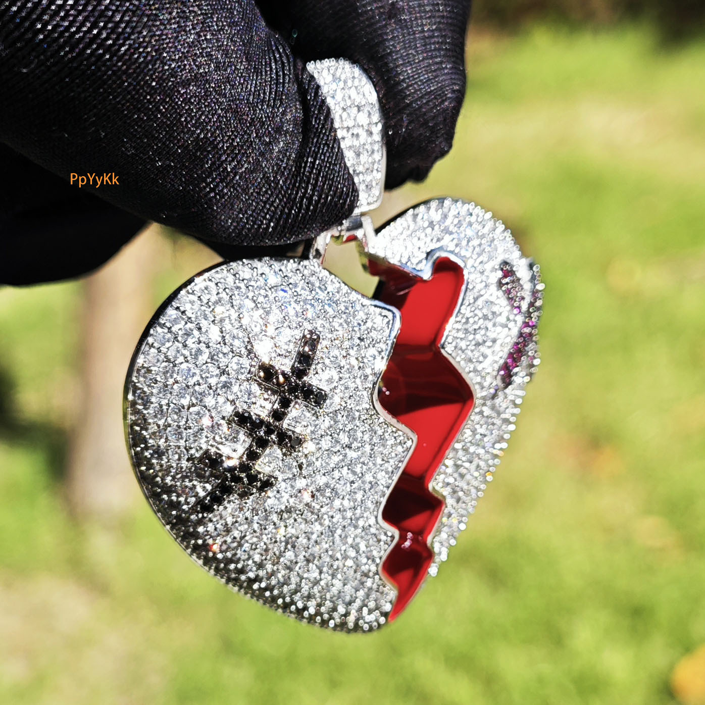 Luxury VVS Moissanite Full Iced Out Broken Heart Pendant Necklace Hip Hop Individual Diamond Studded Trendy Fashion Accessory Passes the Diamond Teste