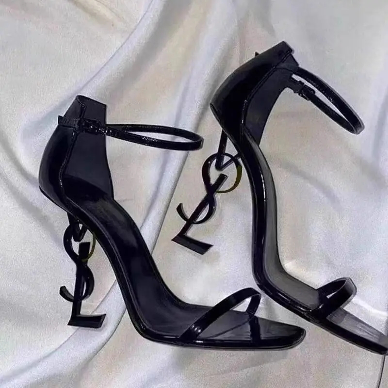 Free shipping Dress shoes 2025 new designer heels for womens lady sandal stiletto heel flower slipper outdoor shoes 8802