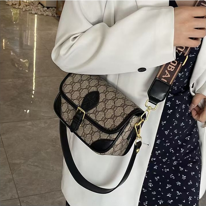 Designer Bags woman High appearance commuting small bag popular trend small square bag new fashionable Sending family and friends