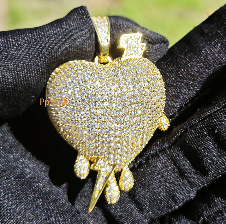 Luxury VVS Moissanite New Iced Out Lightning Droplet Pendant Necklace Hip Hop Simple Individual Unisex Trendy Diamond Studded Accessory Passes the Dia