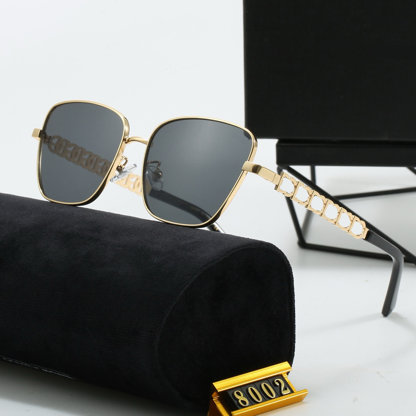 Designer Sunglasses Classic Eyeglasses Goggle Outdoor Beach Sun Glasses For Man Woman Optional Triangular signature