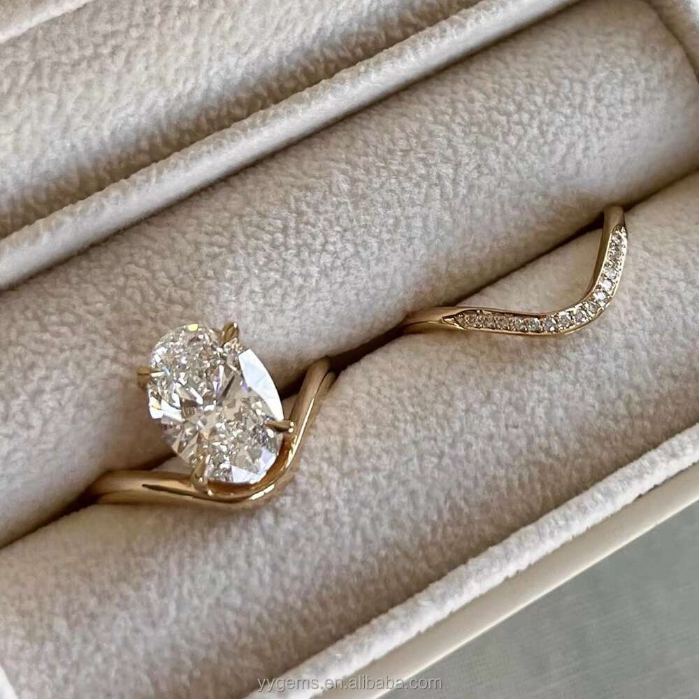 Yu Ying Custom Oval Sunrise Ring Set with 3CT Oval Moissanite Diamond 18K Yellow Gold Rings Fine Jewelry Women Wedding Rings Set