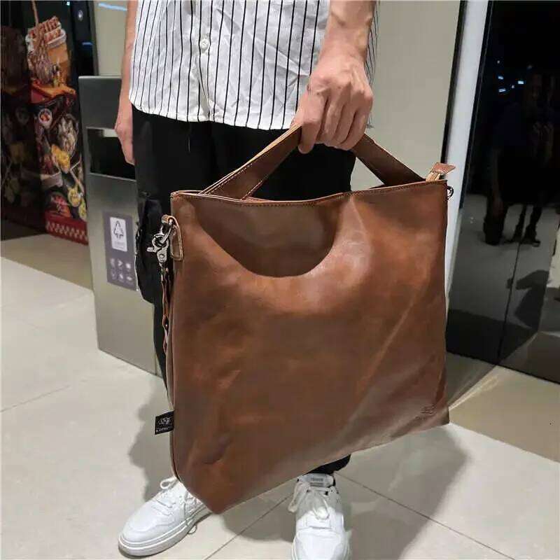 Women's Bags Designer Vintage Street Outdoor Handbag Simple Men's New Large Capacity Commuting Single Shoulder Women's Crossbody Bag