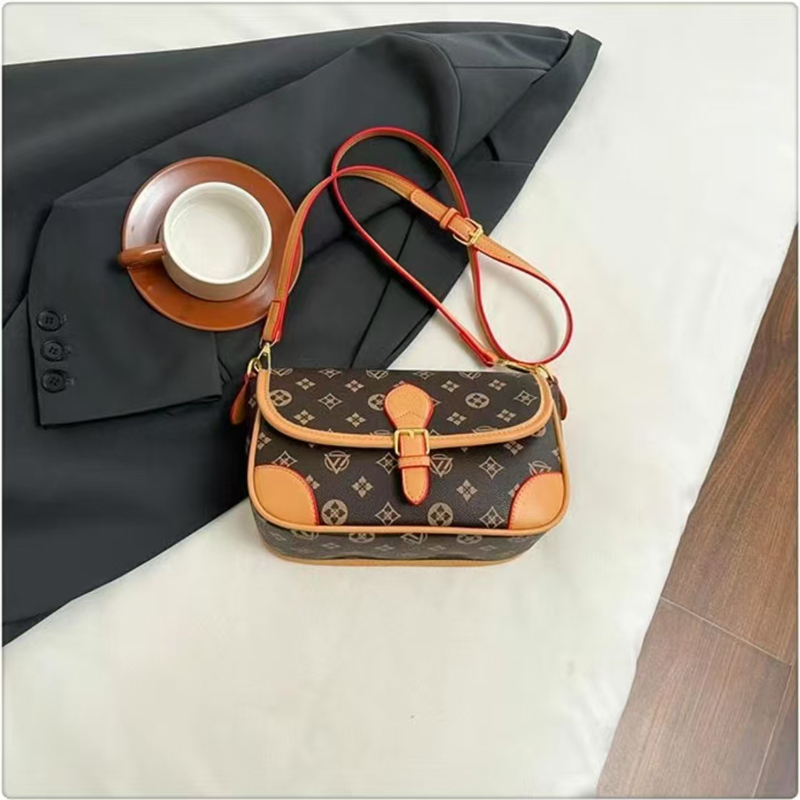 Designer bag, luxury bag, shoulder bag, crossbody bag, women's fashionable mini bag, high-quality baguette bag