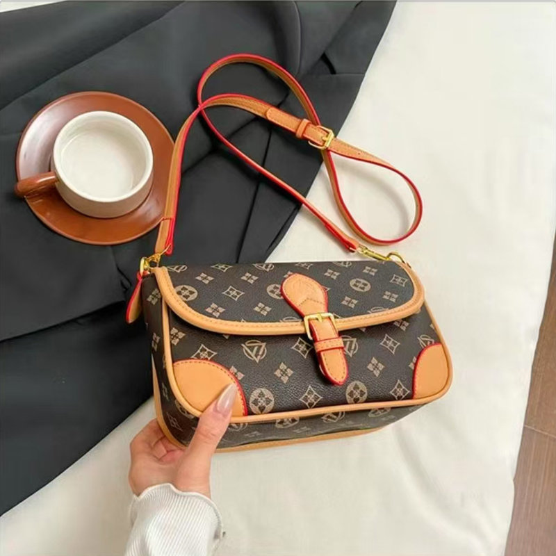 Designer bag, luxury bag, shoulder bag, crossbody bag, women's fashionable mini bag, high-quality baguette bag