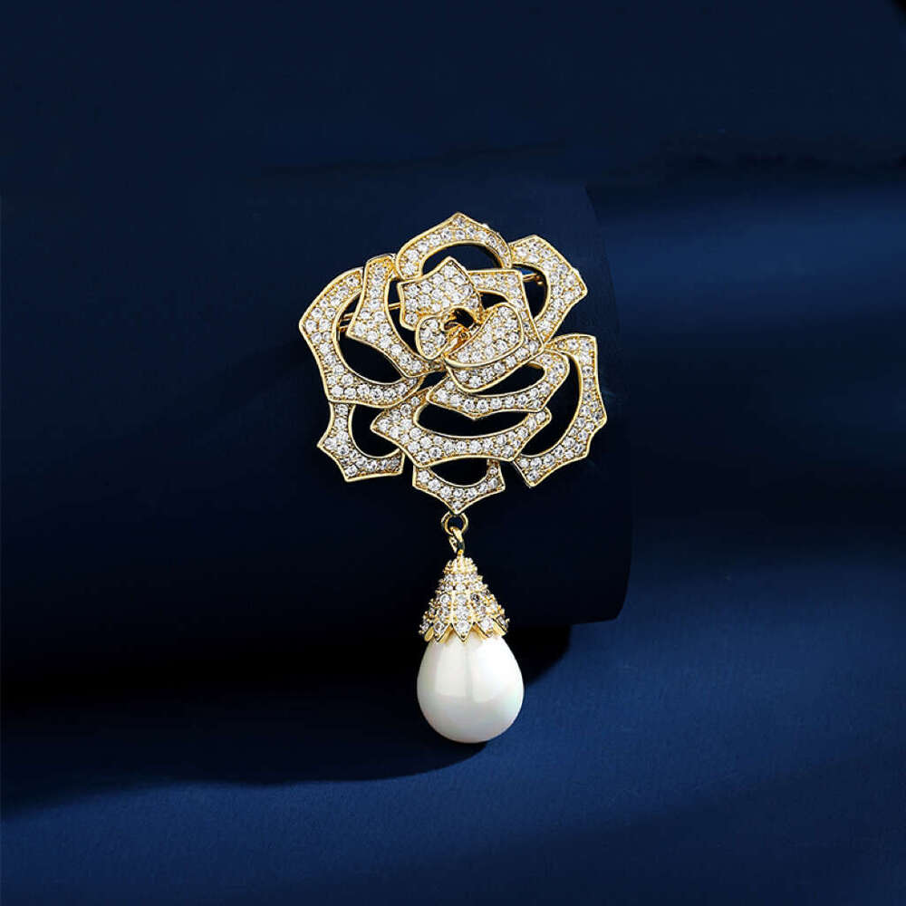 The story of the rose brooch, flower brooch, light luxury and high-end feel, pin, high-end women's accessory