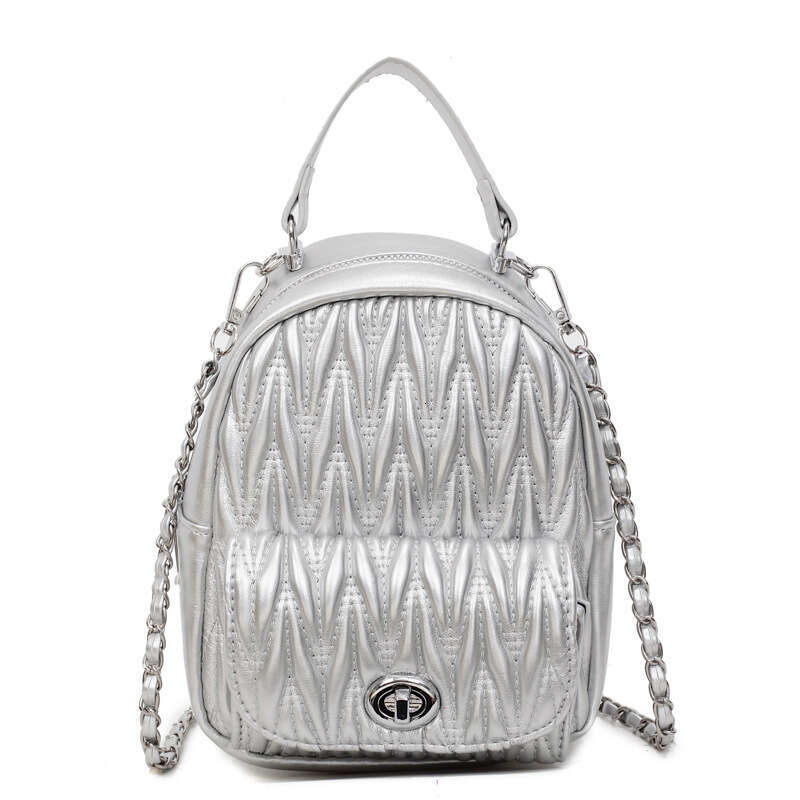 Summer Light Luxury Niche Quilted Crossbody Bag for Women Lightweight Commuter 2025 New Chain Small Backpack