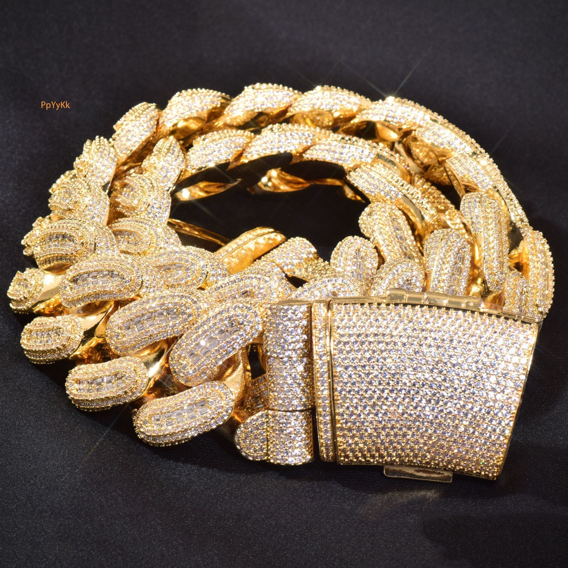 28mm Heavy Duty Luxury VVS Moissanite Iced Out Hip Hop T-Step Diagonal Clasp Cuban Chain Unisex Versatile Statement Jewelry Passes the Diamond Tester