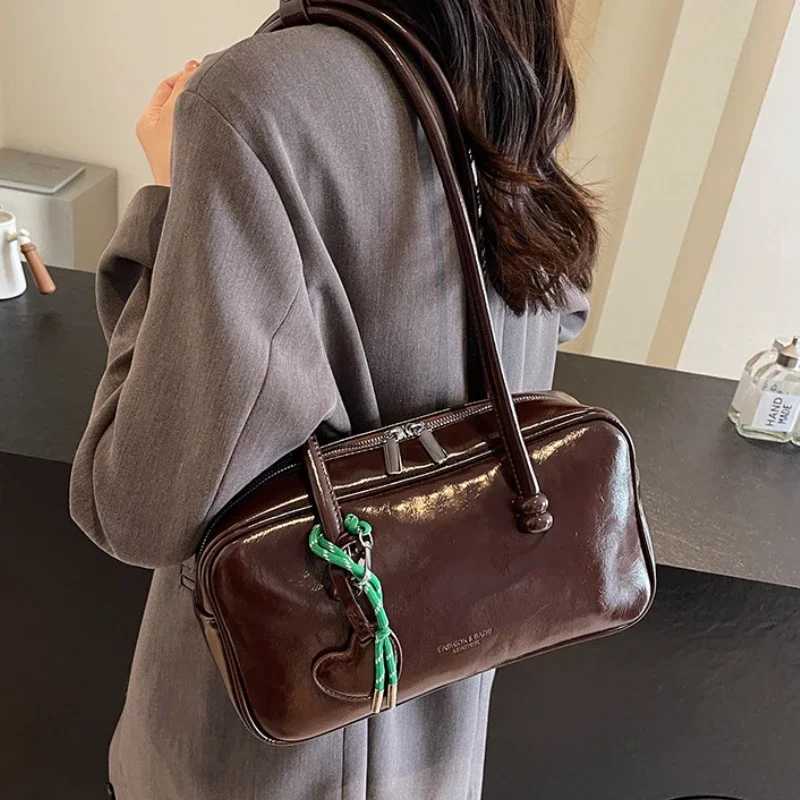 Vintage Wen Business Shoulder Bags Simple Ladies Cute Tote Bag Pu Leather Fem Underarm Bag Large Capacity Handbags Purse Y250718