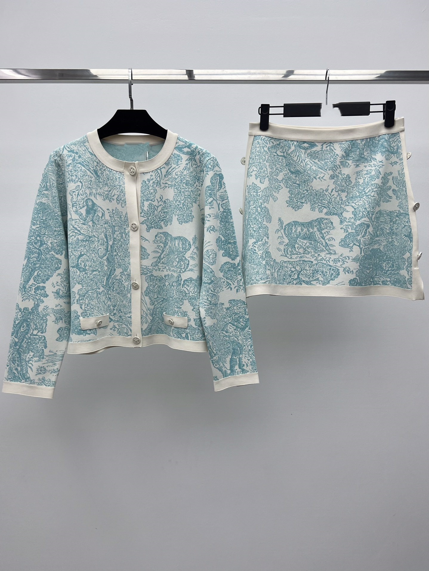 25 New Ruyi Printed Knitted Set Exquisite and Fashionable