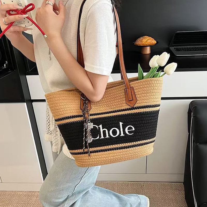 Designer bag large capacity woven breathable bag woven tote bag vacation beach bag luxury bag fashionable shoulder bag Fashionable and breathable