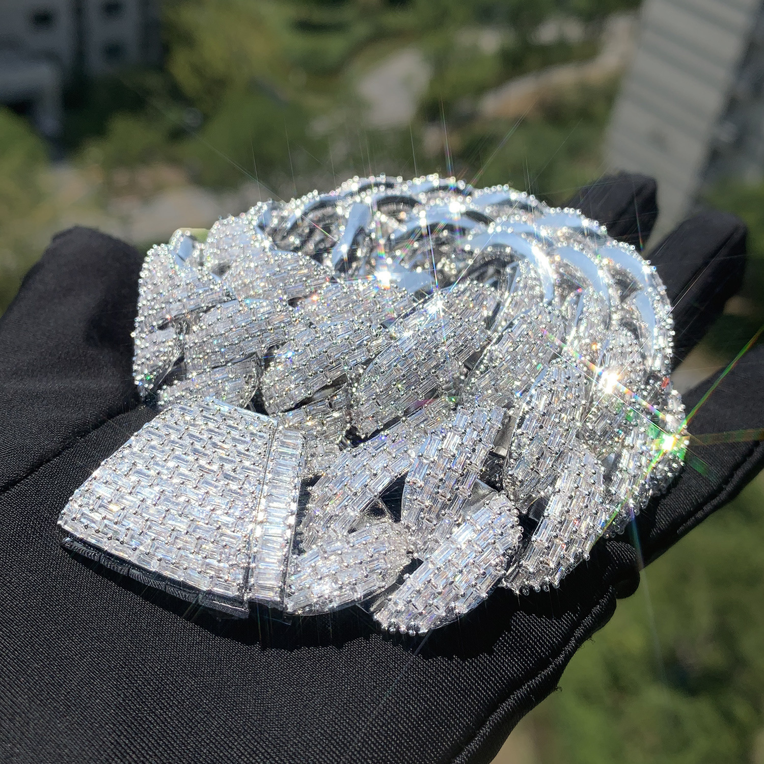 T-Step Cut Diagonal Clasp Crescent Cuban Chain Luxury VVS Moissanite Iced Out Hip Hop Streetwear Edgy Statement Jewelry Passes the Diamond Tester