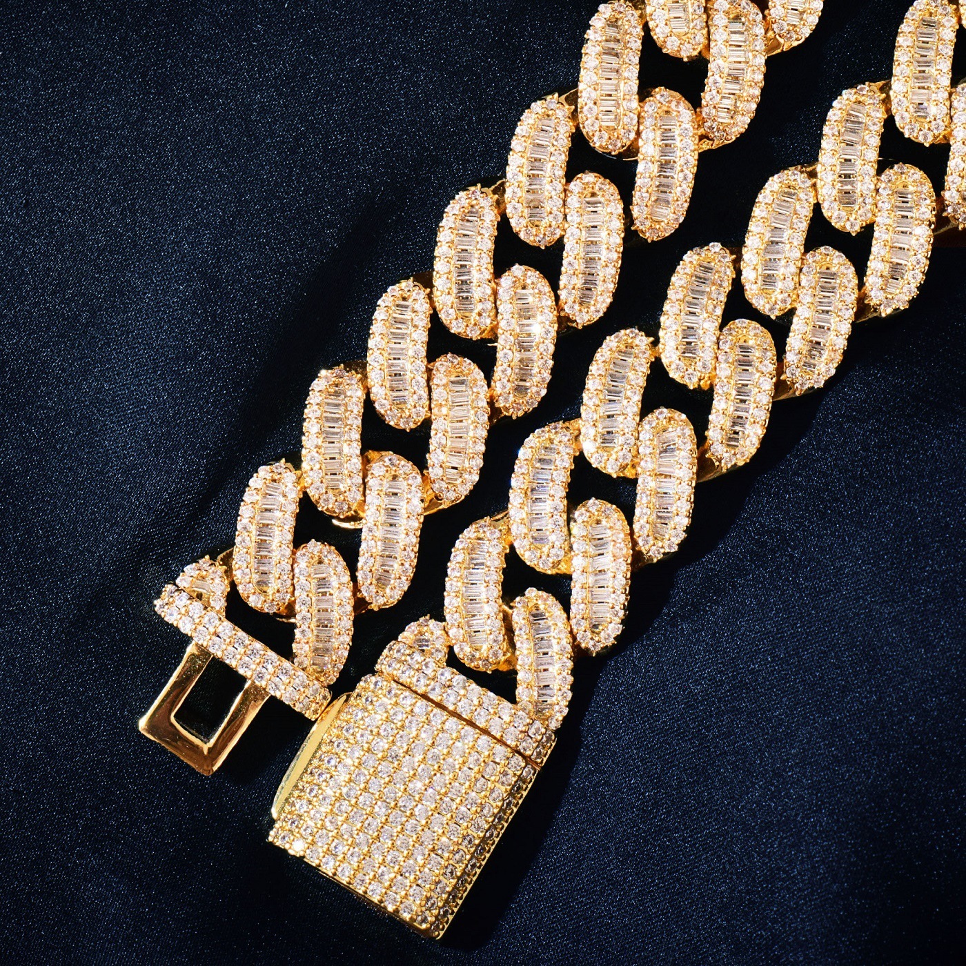 15mm Luxury VVS Moissanite Iced Out Hip Hop Cuban Chain Bling High-End Versatile Statement Jewelry